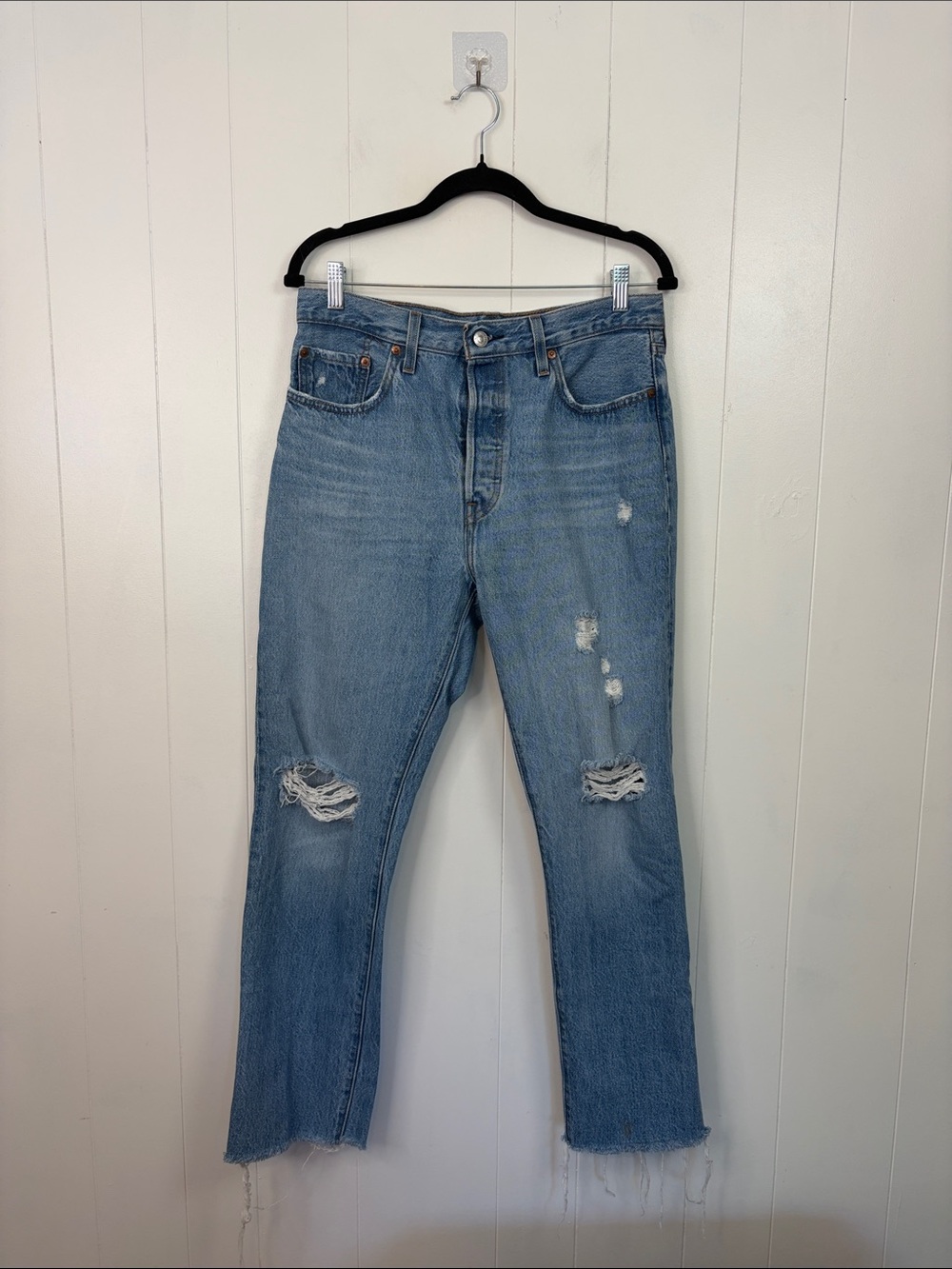 Levi’s 501 Cropped Ankle High Rise Light Wash Frayed Jeans size 31 32 Cotton - Picture 3 of 13